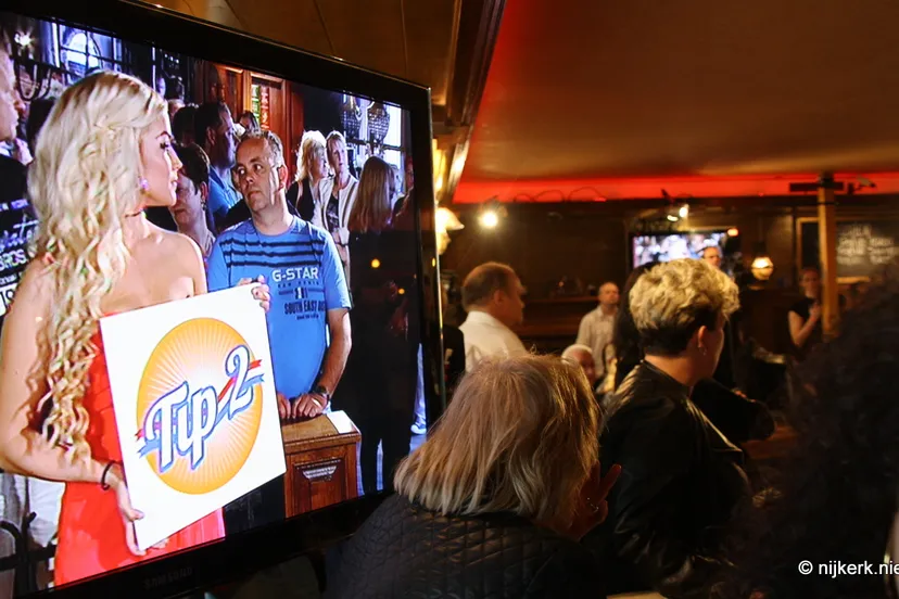 t9nbw0gf76w3wm7d477trspym 2014 04 27 tv oranje 2