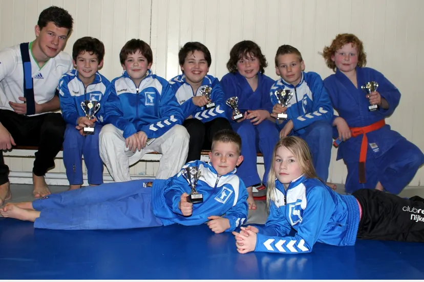 thmh8gp99jpq0jzzsigc3tu7t 2014 03 09 jackievdsjudogroothoutendeelnemers241mb