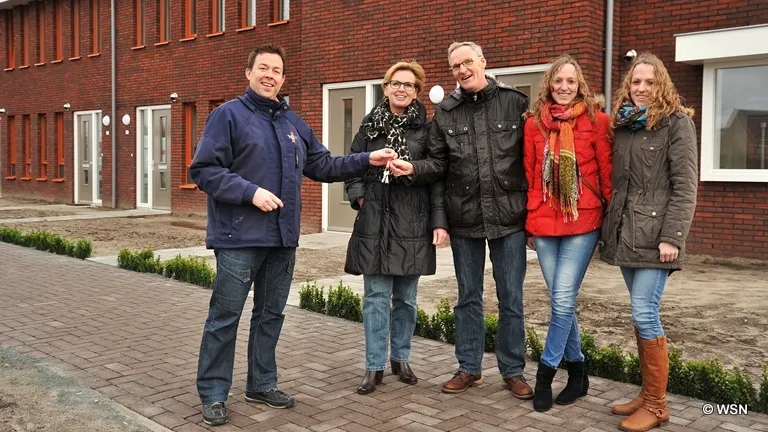 tlg7cu0hdldw5061yi8yiywq2 2014 01 13 ppsleuteloverhandiging20140108