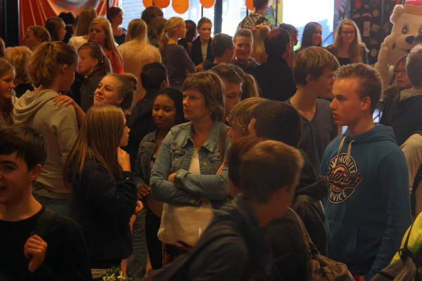 u3i4zomqenus1di3m8dkm1auc 2013 10 03 stagemarkt 1