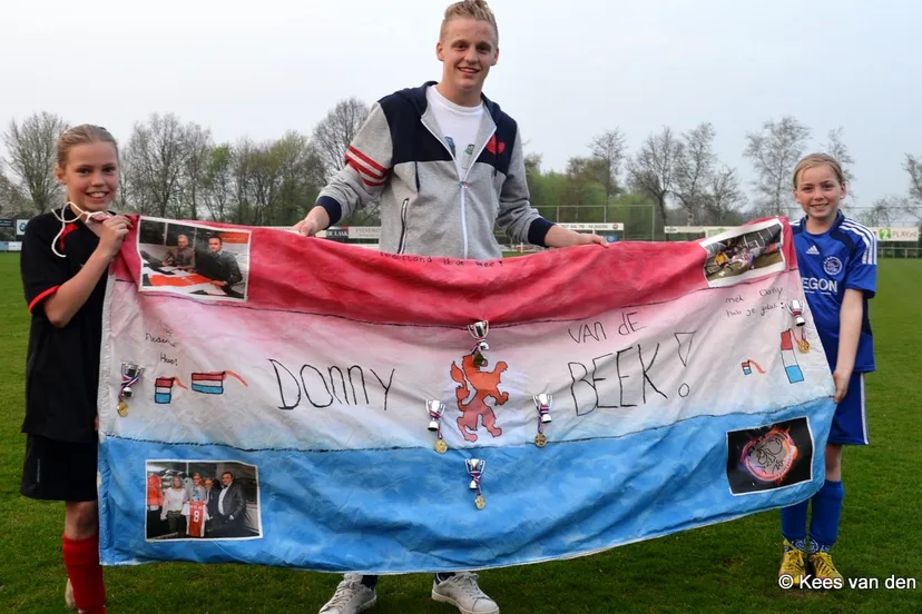 u6tmpt17ybomcwtther9pde73 veensche boys donny 2 4 spandoek dionne veerle