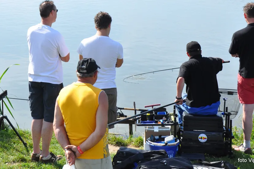 vbfijxw25hn1qrbubjp8laysw 2013 09 26 karper witvisser