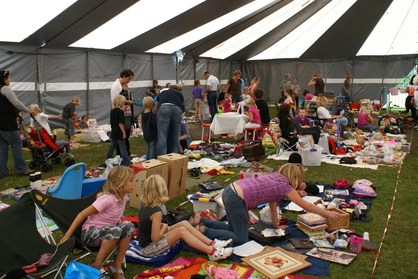 vvkdiuapylx94hmv6aeezzovs 2013 08 17 matjesmarkt vakantiespektakel