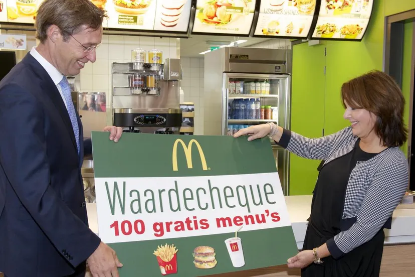 ws3xg2i4jo9gk2ss3mfre83h8 2013 07 30 mcdonalds 6 nijkerk schenkt 100 gratis menus aan s