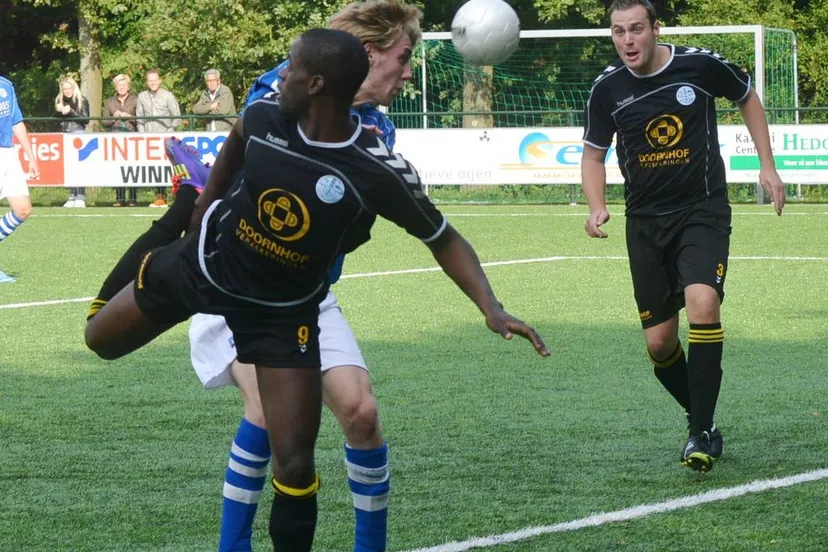 xh61wyzgf9gyz7athj57t36dl 2013 09 21 veensche boys skv kizito 4