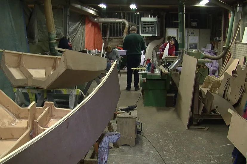 z9vxw2pwl8sj9zzdbf8fsjld2 2014 03 12 drakenboot bouw