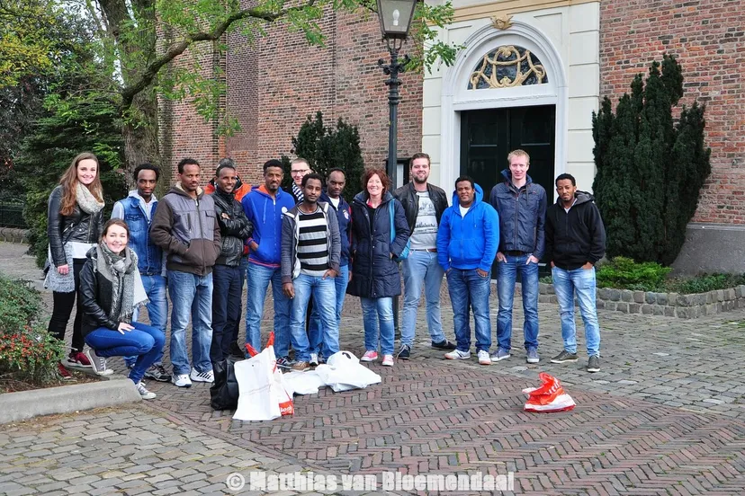 2015 11 14 stadwandeling statushouders 3