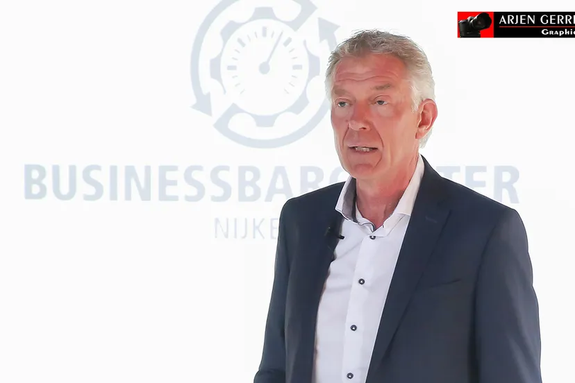 2016 04 12 business baromter 02