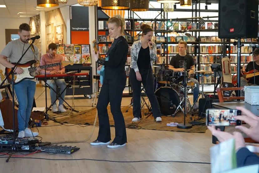 2024 03 09 gitaristen joel floor 4