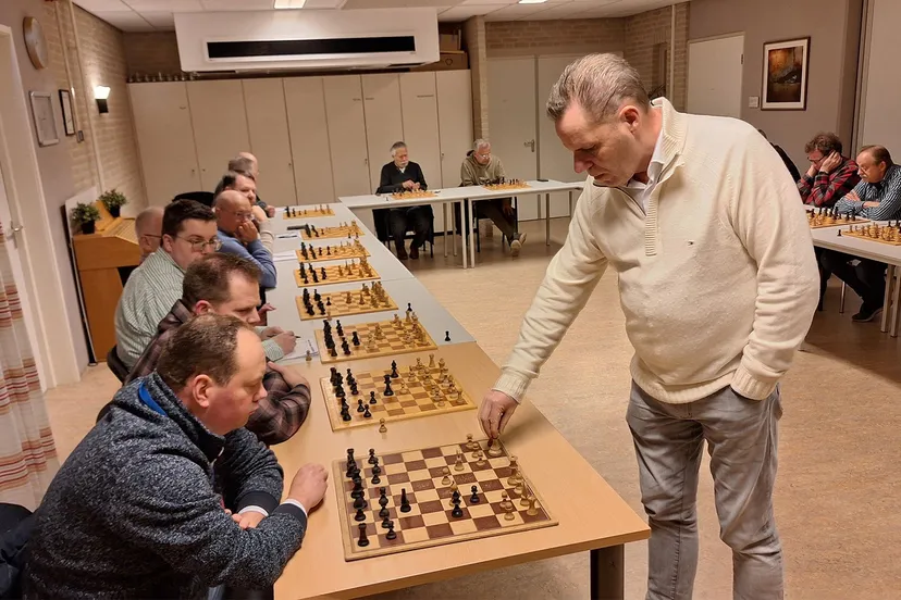 2024 12 25 schaaksimultaaan nijkerk 2024 ps