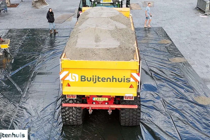 2025-08-24 voorbereidingen beachvolleybal