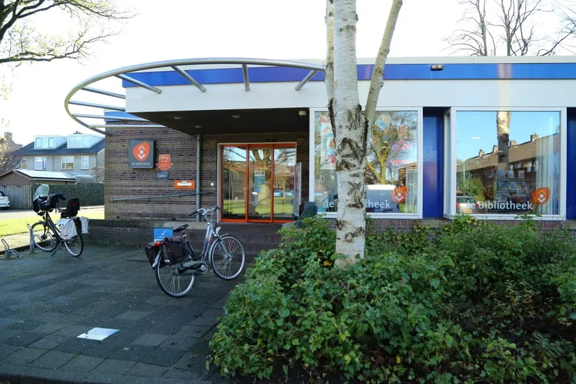 01 service en informatiepunt in bibliotheek hoevelaken