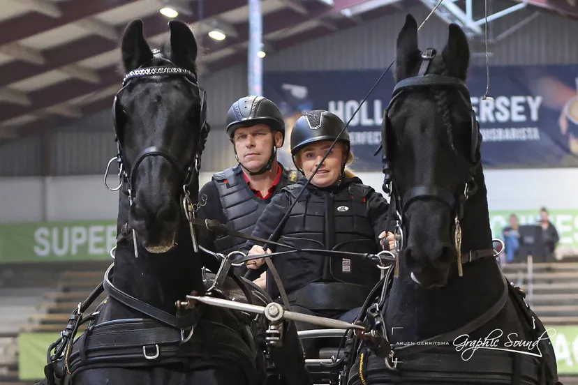 2025-11-08 menindoorr 40