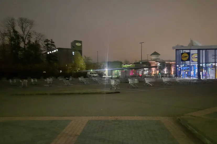 2025-11-09 parkeerlaats lidl-1