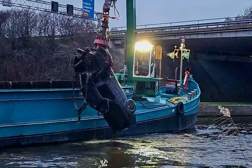 2025-12-02 auto uit arkervaart