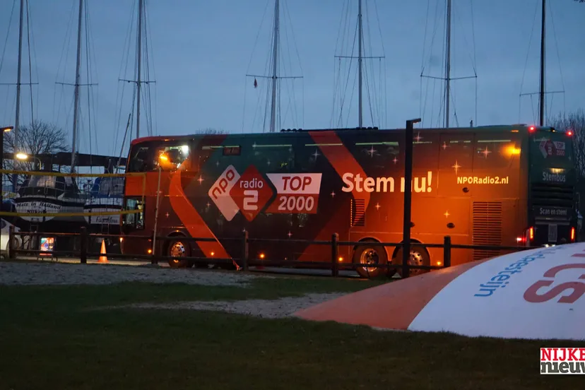 2025-12-03 stembus top2000 vuurtoren-14