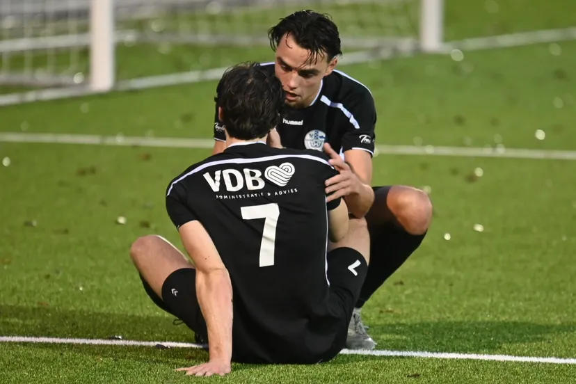 2025-12-06 Veensche Boys sprokkelt puntje binnen in laatste seconde