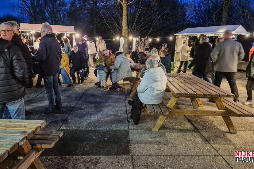 2025-12-09 kerstmarkt accent-9