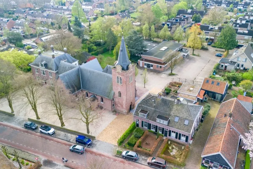 dorpskerk hoevelaken vanuit de lucht 8 4 2024 jabca bakker