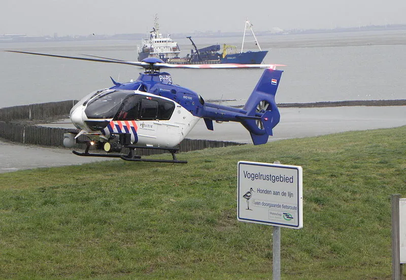 800px dutch police helicopter2