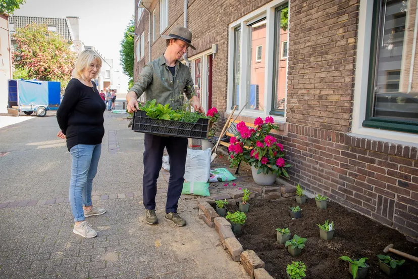 bewoonster oude havenstraat en arjan vernhout van nl bloeit foto david van haren