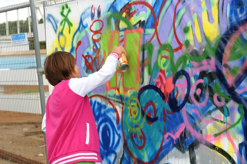 bunte wnde vom graffiti workshop 6158736087