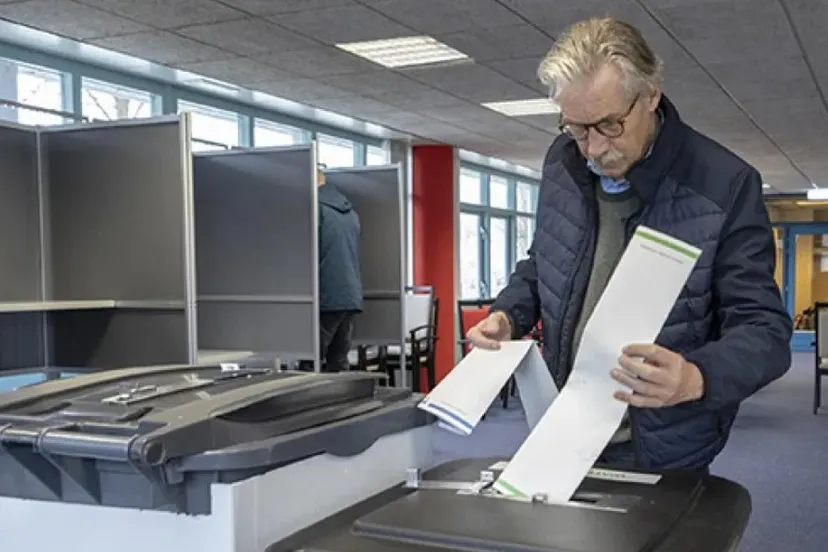 dementiestemmen verkiezingen stembureau henk van pagee