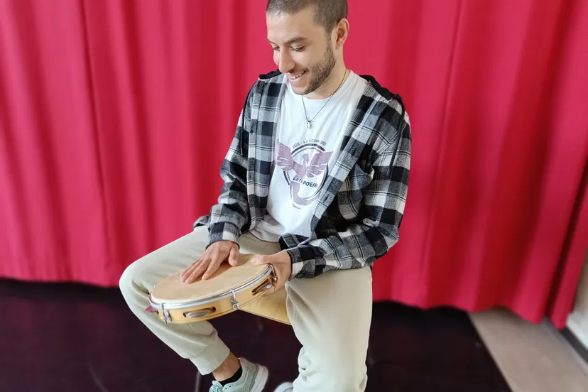 global arts mohamed capoeira liggend1