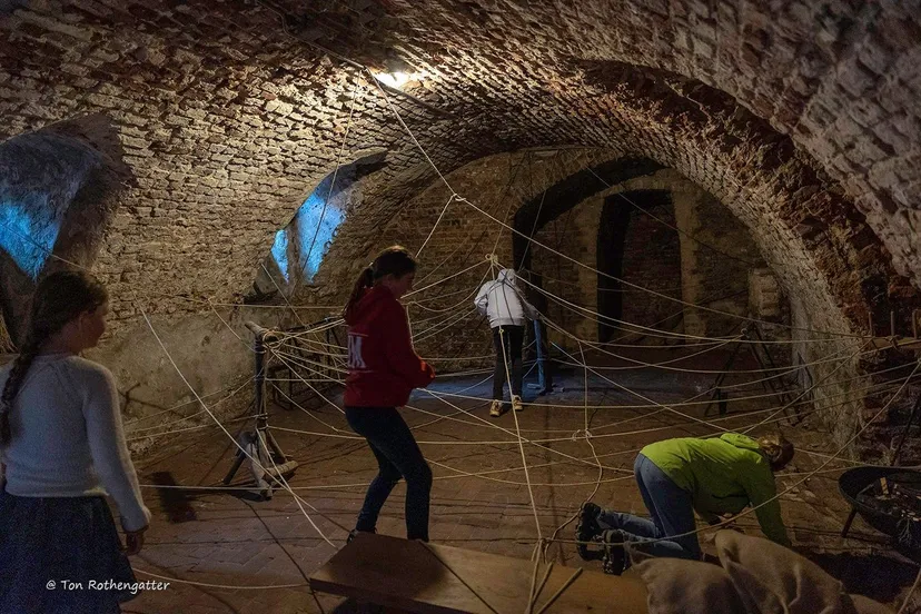 hernen herfstvakantie touwenlabyrinth