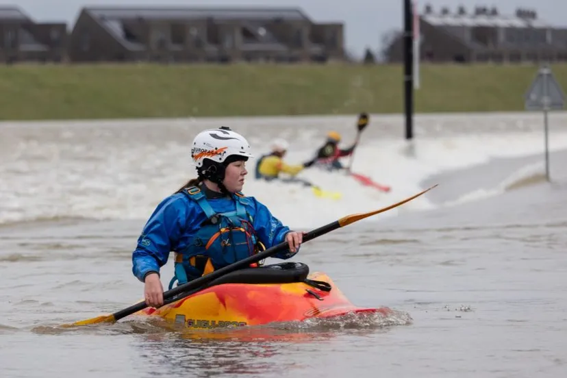 hoogwater waal gemeentenieuwslingewaard5w6a0449 edit 1024x576 1