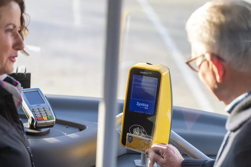 inchecken bus ervaar het ov