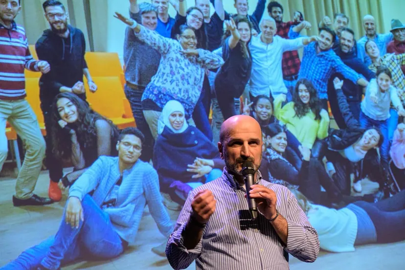 mawteni foundation de wereld is klein 2 scalemaxwidthwze1mdbd compressedw10 1