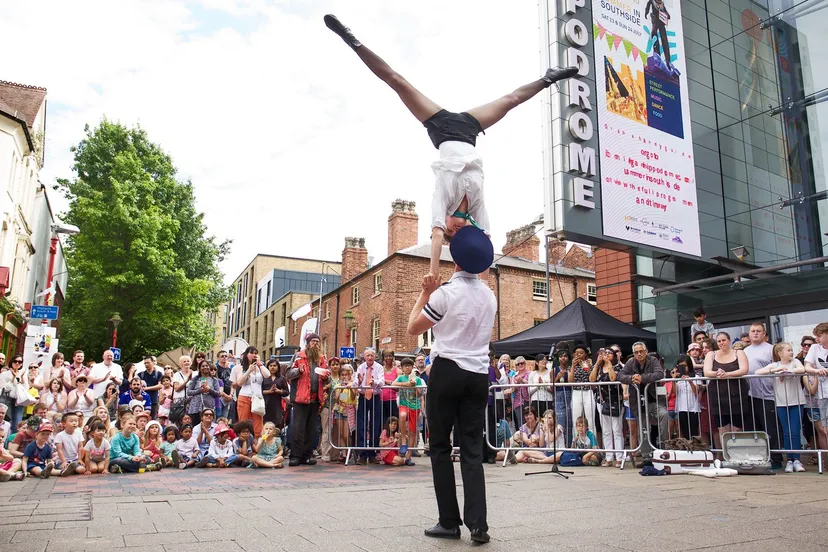 persbericht artiesten gezocht voor openluchttheater podium aan de waal fotograaf steve eggleton event digital