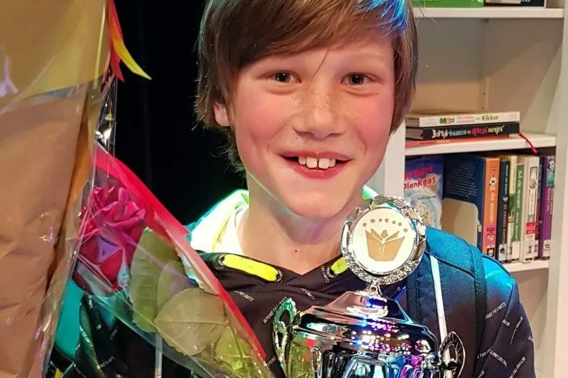 voorleeswedstrijdhugo wisse gelderland winnaar nvw 2022 rotated e1649268891838