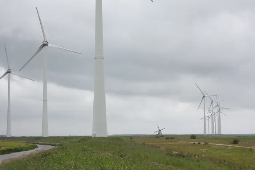 windmolen de goliath in de eemshaven e1429646785865