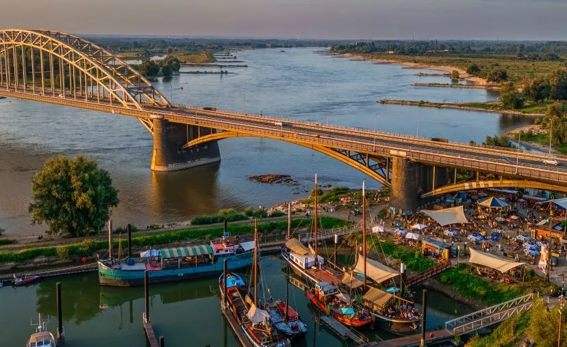 de kaaij julia 1910 800 klein