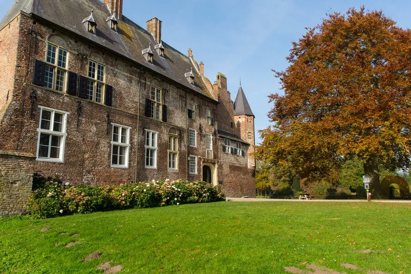 kasteel hernen exterieur herfst 1