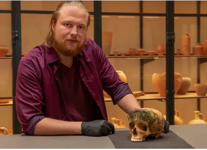 joris wassenaar een schedel met bruidskroon