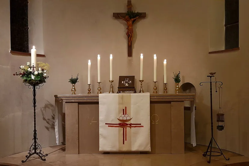 OUd RK kerk Foto kerk met Pasen