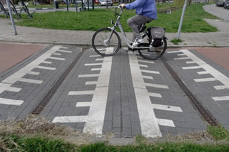 800px traffic calming double dip