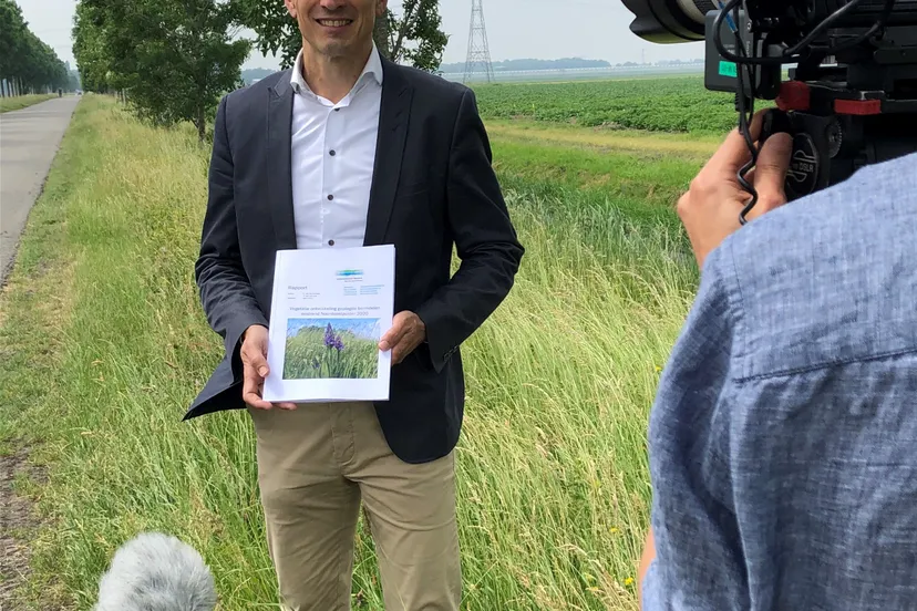 aanbieden rapport bermen