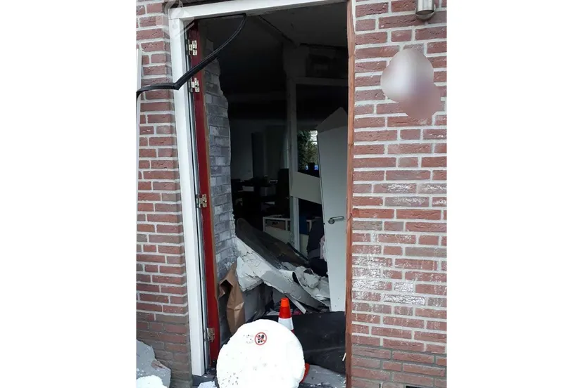 aanslag woning golfoploop urk