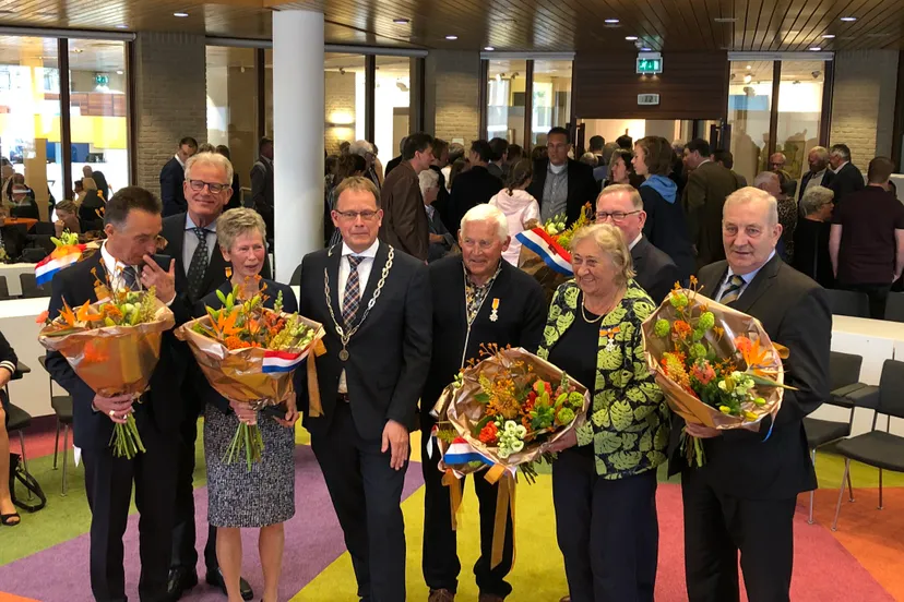 d5ebzqoxsaawjlljpg large