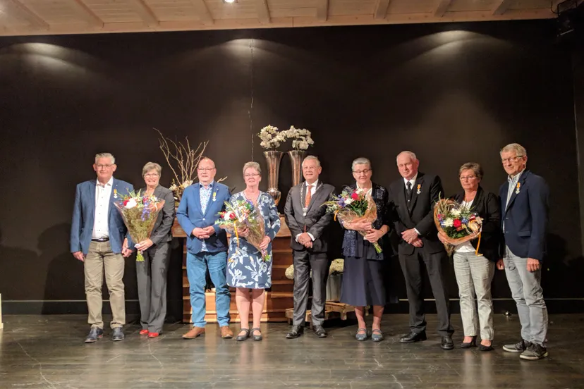 d5eewrdxoaa3wm3jpg large