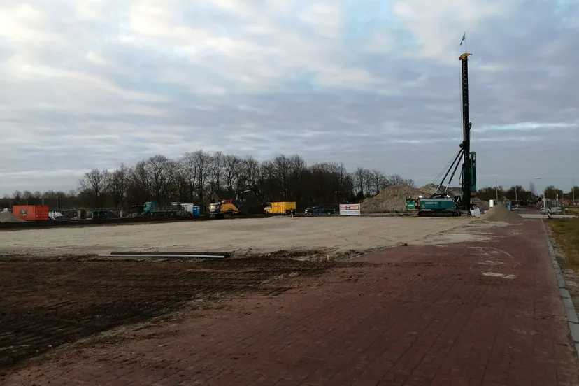 eerste paal poiesz emmelhage