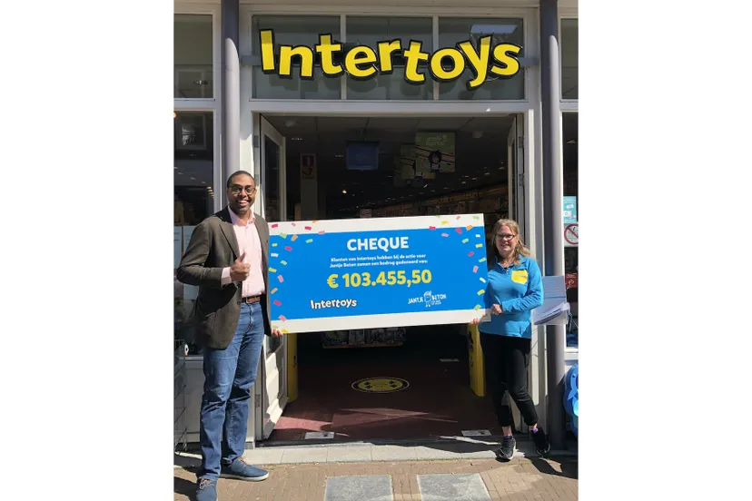 foto persbericht cheque uitreiking