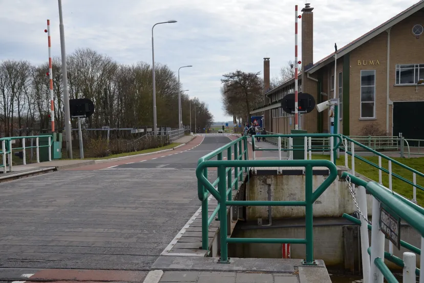 friese sluis bij lemmer