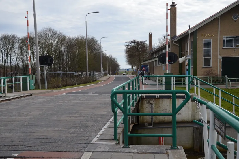 friese sluis bij lemmer