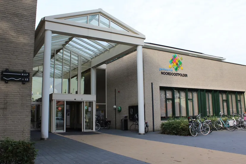 gemeentehuis noordoostpolder 1