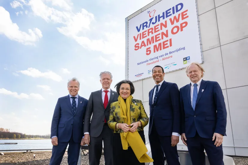 geveldoek 5 mei kaf almere 2669 fotostudiowierd